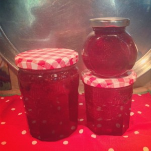 confiture de fraises en pots